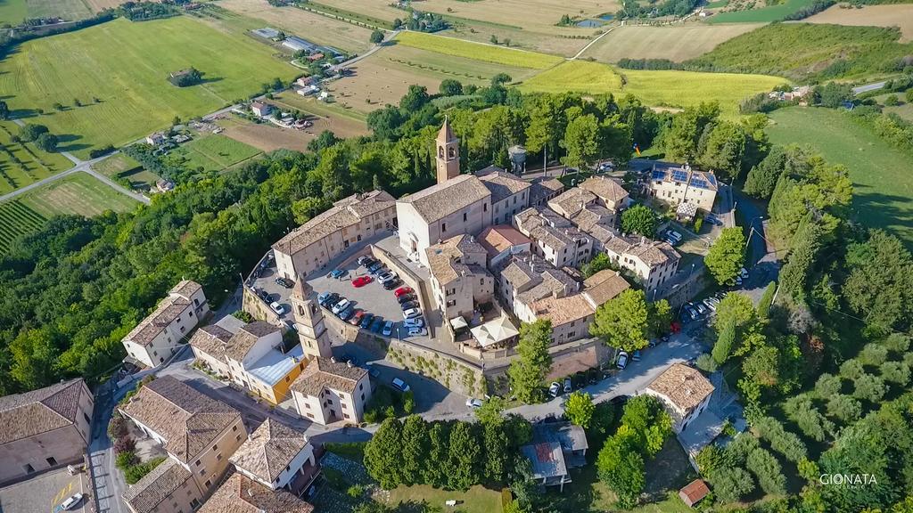 Albergo Diffuso Borgo Montemaggiore Montemaggiore al Metauro Екстер'єр фото